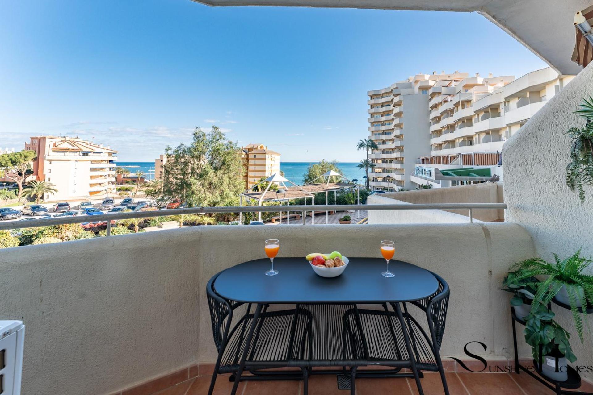 Seaview Beachfront Studio With Aqua Park & Balcony Benalmádena Εξωτερικό φωτογραφία