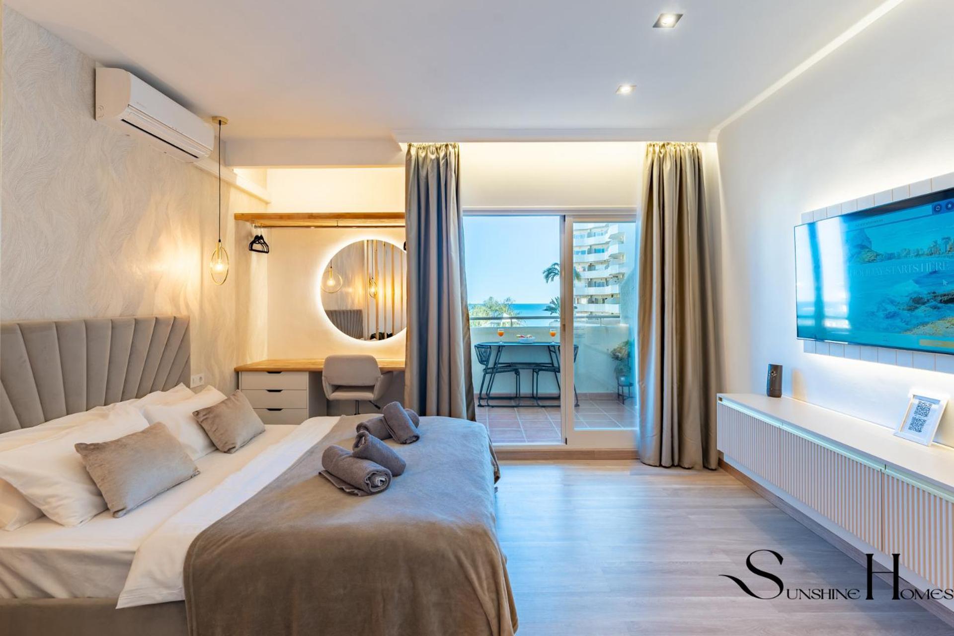 Seaview Beachfront Studio With Aqua Park & Balcony Benalmádena Εξωτερικό φωτογραφία