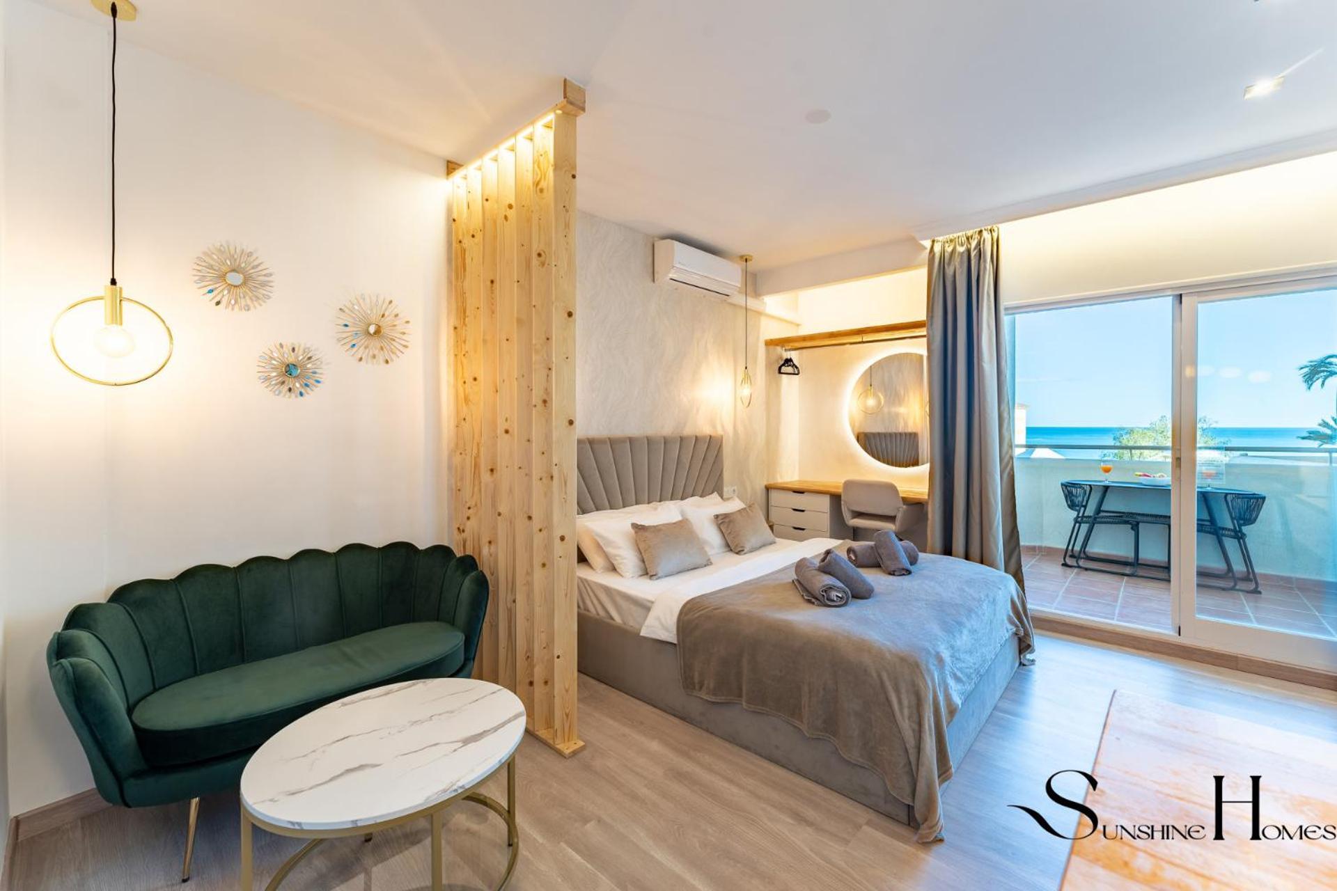 Seaview Beachfront Studio With Aqua Park & Balcony Benalmádena Εξωτερικό φωτογραφία